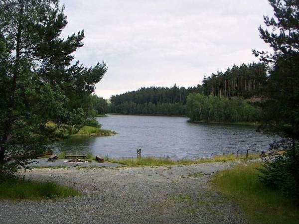 Jezero Chvojnice